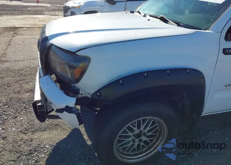 2011 Toyota Tacoma z USA, uszkodzony, nr VIN 5TFTX4CN3BX008837